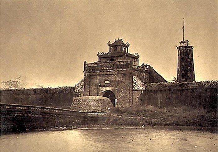 Cửa thành Bắc-Ninh, nơi quân đội Pháp đã tràn vào năm 1884.